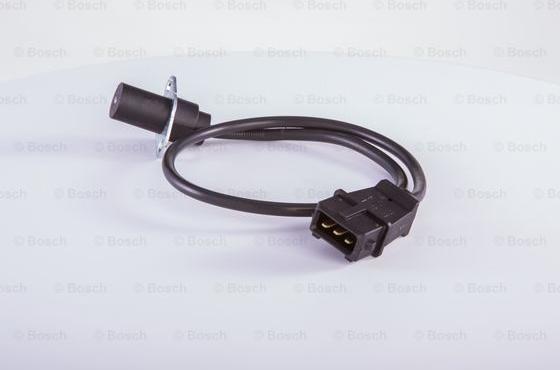 BOSCH F 000 99R 010 - Impulssianturi, kampiakseli inparts.fi