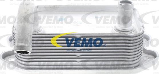 Vemo V95-60-0008 - Moottoriöljyn jäähdytin inparts.fi