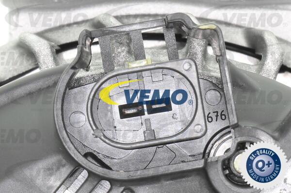 Vemo V10-13-50044 - Laturi inparts.fi