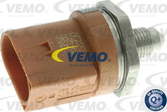 Vemo V10-72-1136-1 - Tunnistin, polttoaine paine inparts.fi