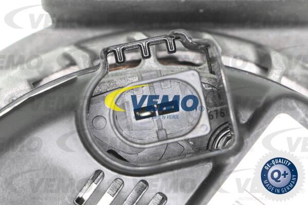 Vemo V30-13-50006 - Laturi inparts.fi