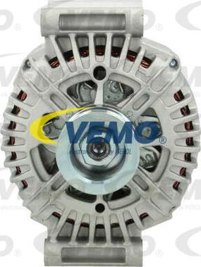 Vemo V30-13-50010 - Laturi inparts.fi